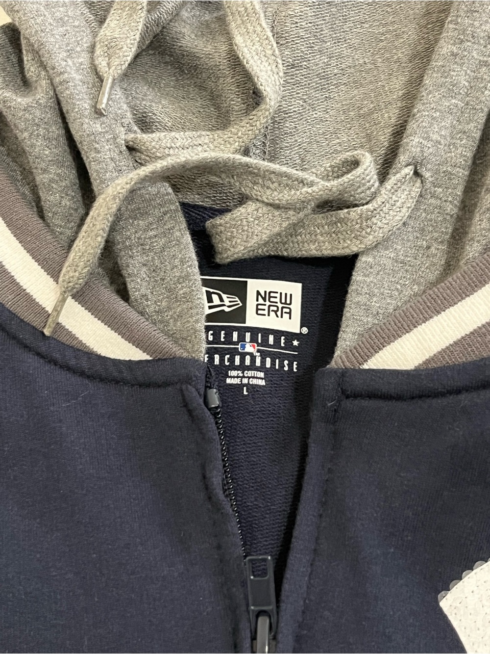 MLB New York Yankees Navy and Gray NY Logo Hooded Varsity Jacket Size Large - Picture 3 of 4